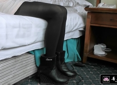 ��������Ʒ.VIP��ѡ��ۻ۵ĺ�ɫ��˿��ͺ�Ƥѥ[MP4/2.9G]