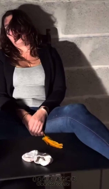 ����ѡ�Ů�������۽ŵ��ӽ�